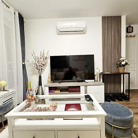 Your Cozy Cove By Paris