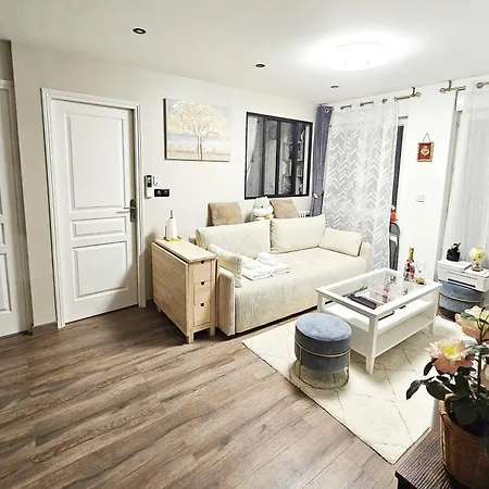 Your Cozy Cove By Paris